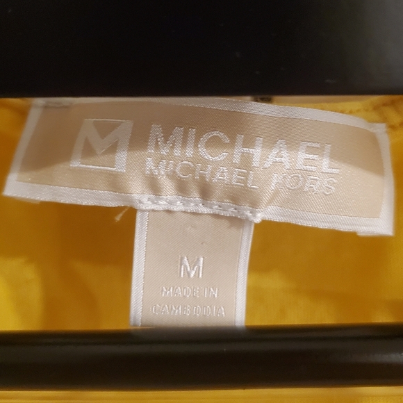 MICHAEL-Michael Kors Yellow Wrap Tank Top Sz.Med.,Rouching on the sides, So SOFT - Picture 3 of 6